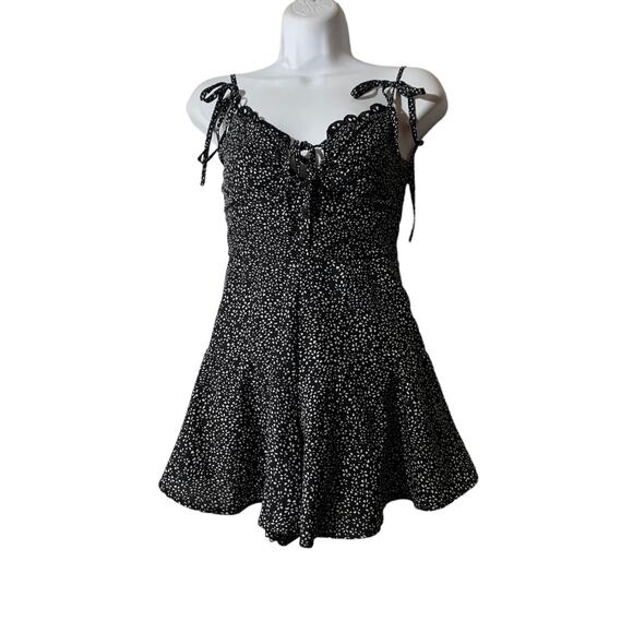 Princess Polly Romper Short SIZE 2 - Picture 2 of 7